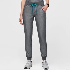 Figs Zamora Jogger Scrub Pants Size Medium Petite Graphite Gray